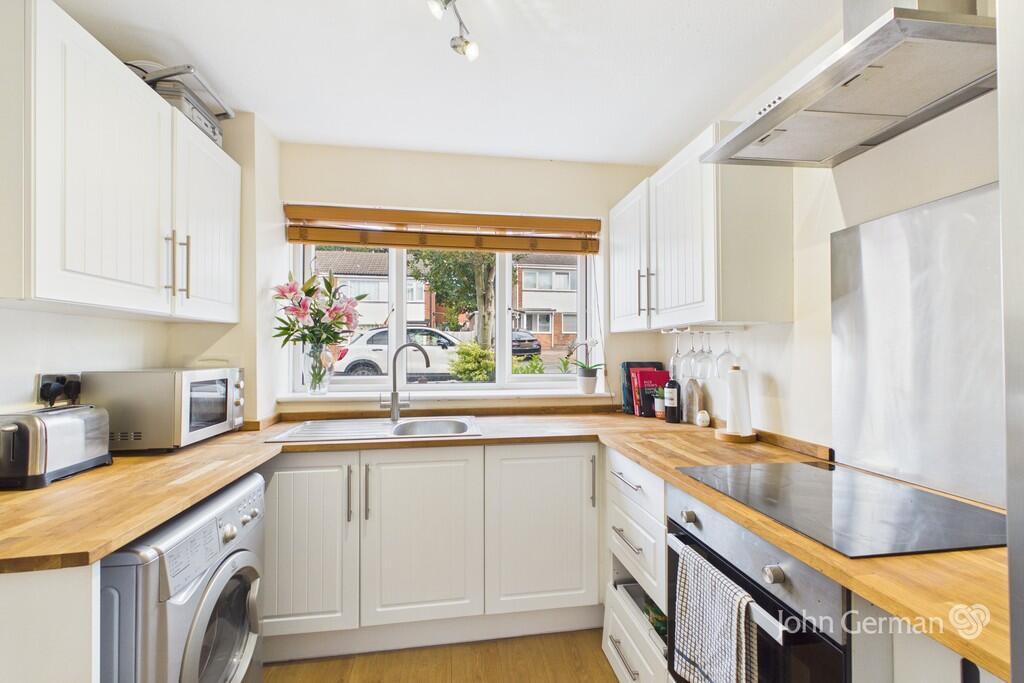 House in East Staffordshire, The Heath, Uttoxeter - View 2