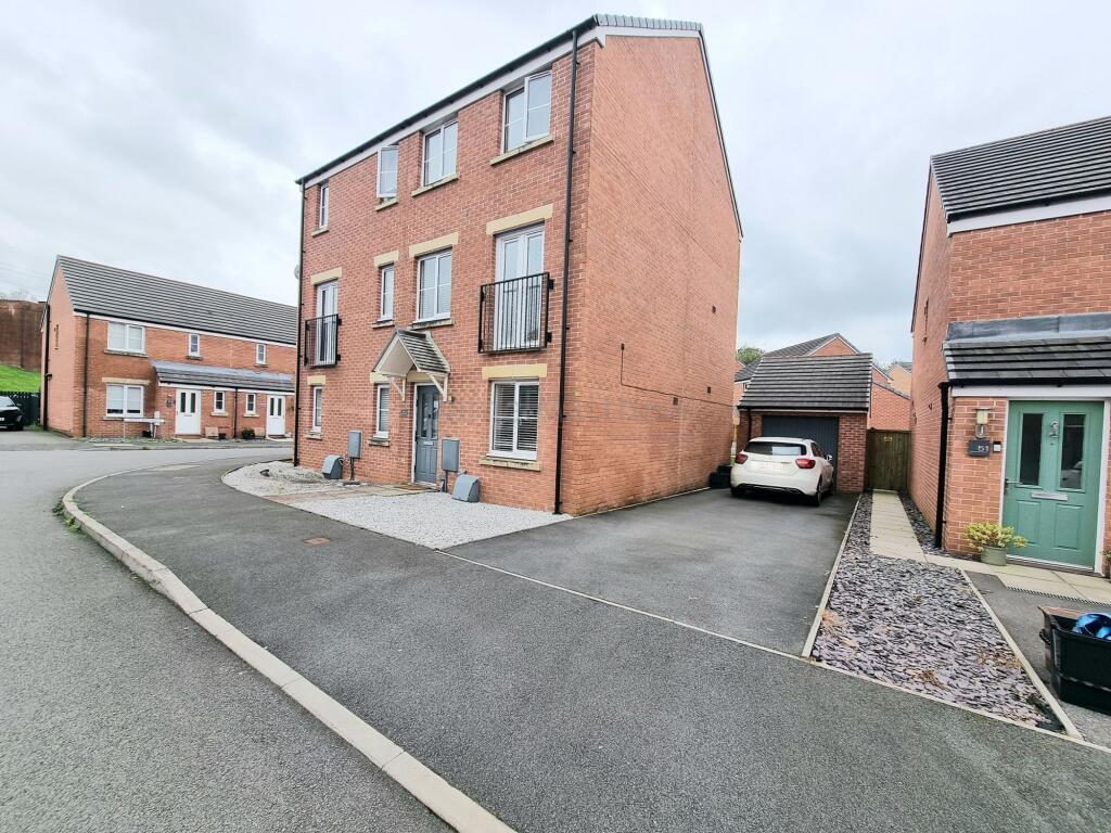 3-bed semi-detached on Maes Brynach, Brynmenyn, CF32, £245,000