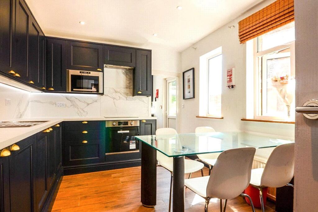 House in Watford - View 4
