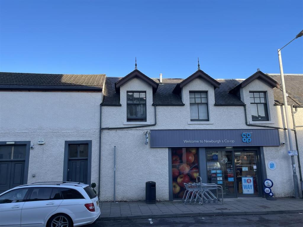 Main image of property: 84 High Street, Newburgh