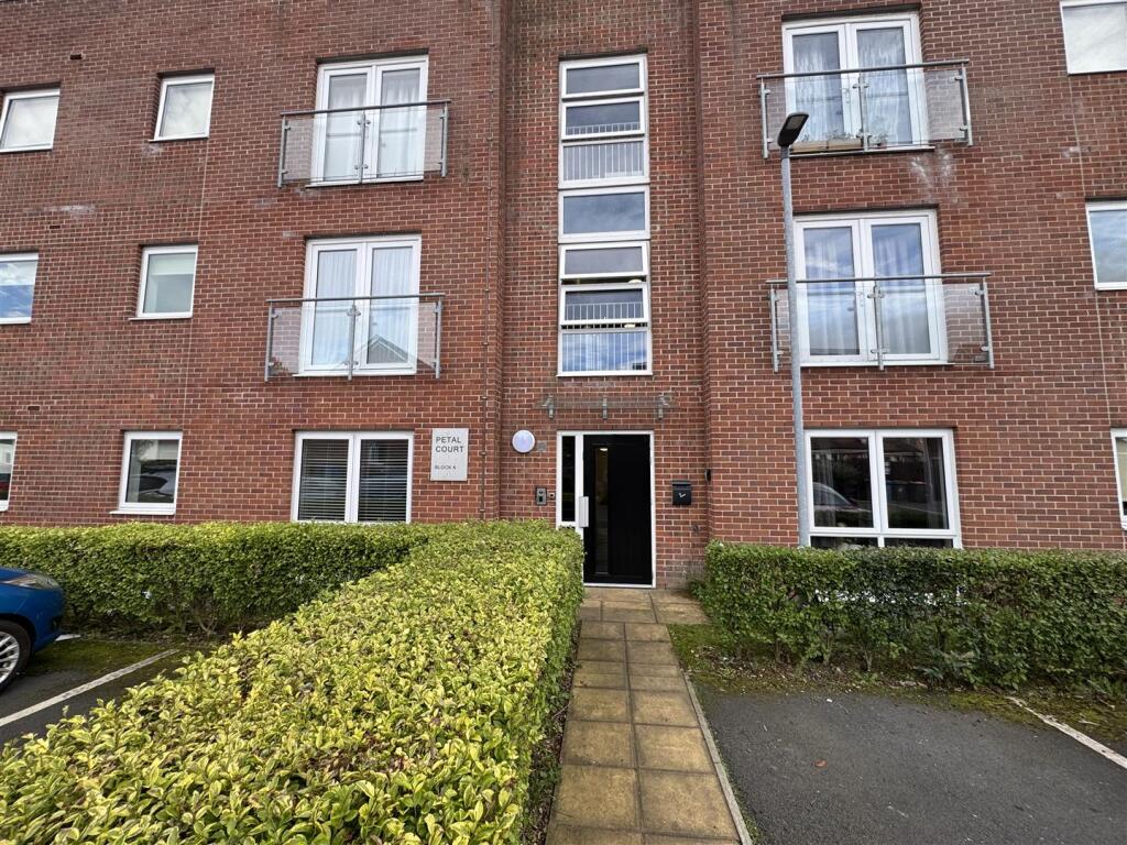 Main image of property: Heyfields, Worsley, M28