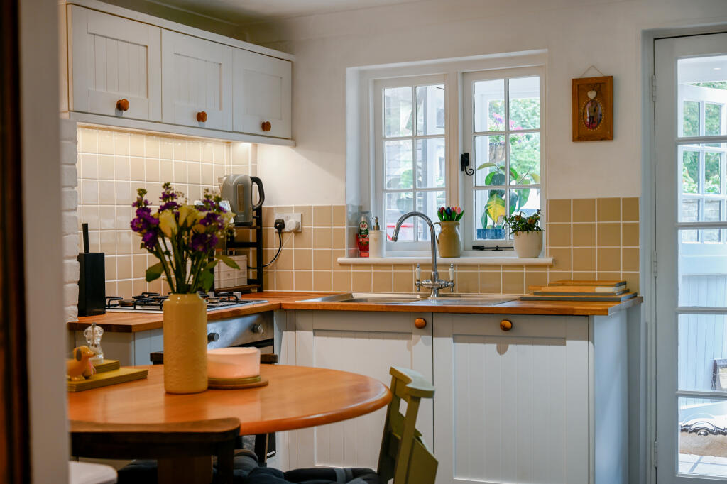 House in Tonbridge - More