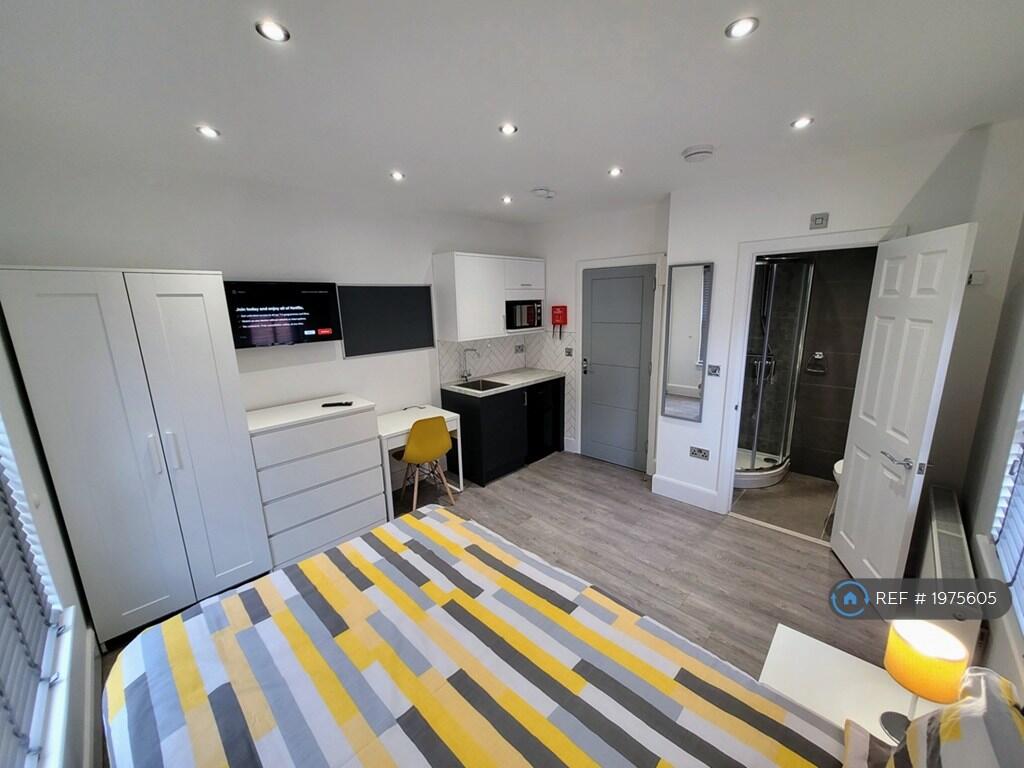 Main image of property: Belmont Road, Southampton, SO17