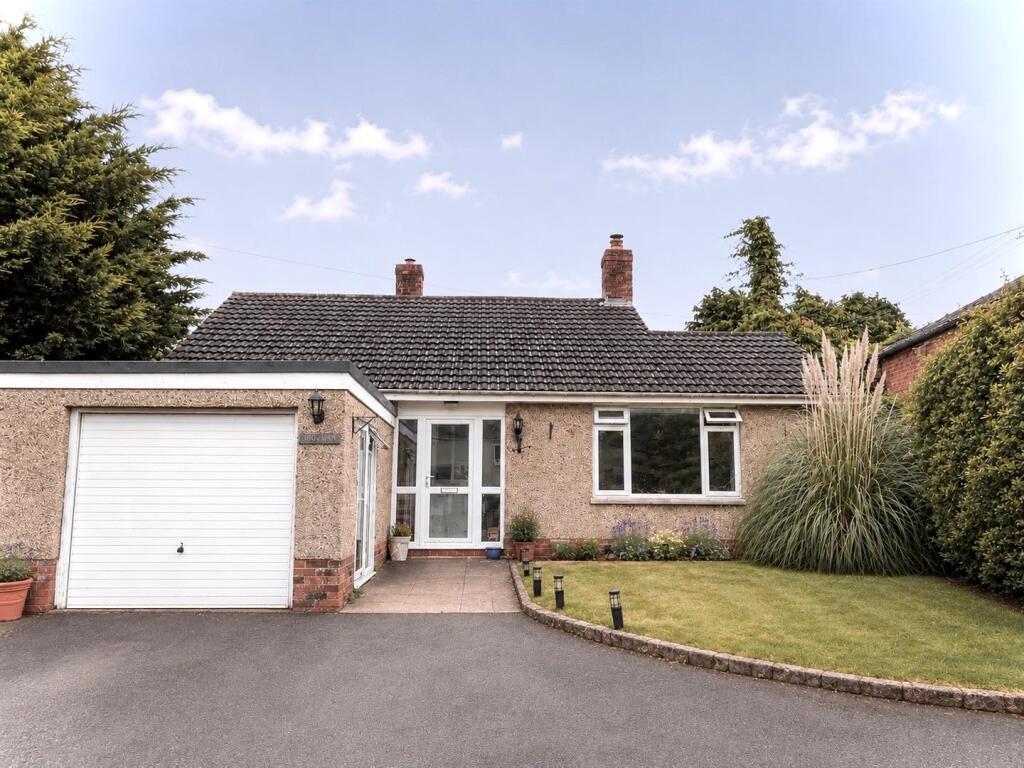 4-bed detached on High Street, Hemyock, Cullompton, £365,000