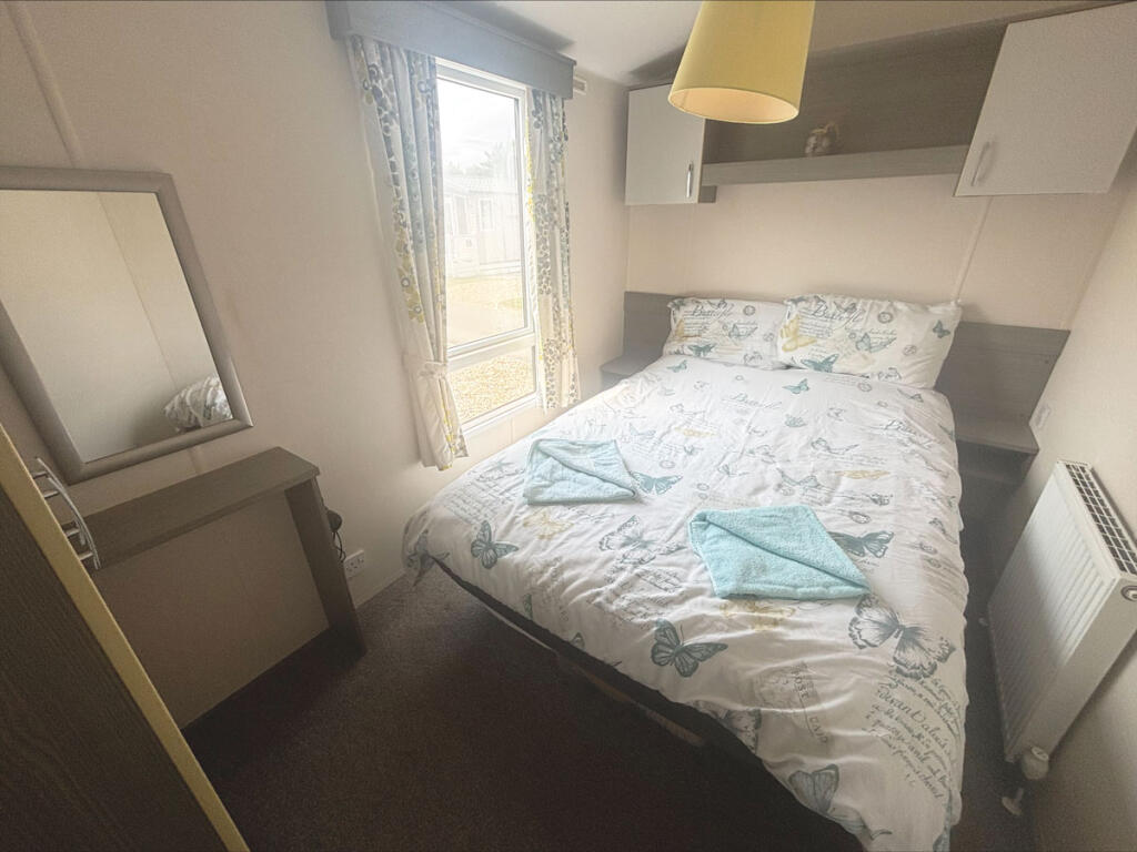 Three bed Atlas Everglade, Caldecott Hall Country Park, Beccles Road, Fritton, Norfolk, NR31 9EY photo 5