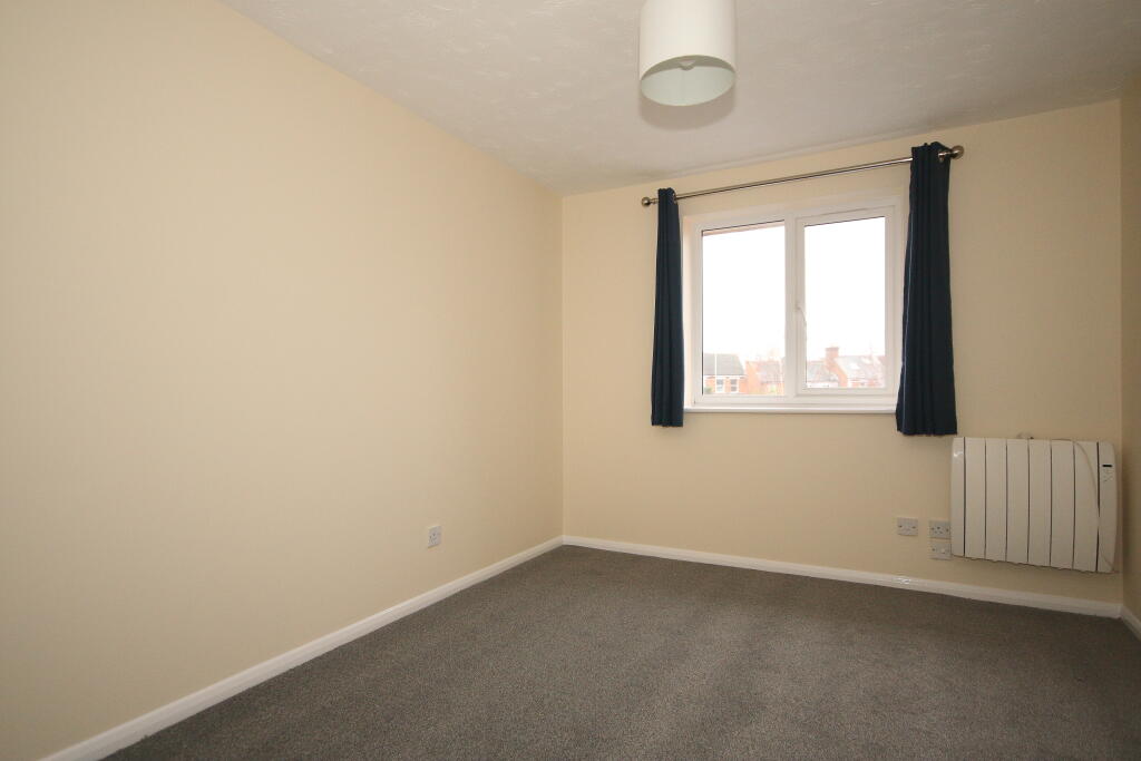 Apartment in Aldershot, Cargate, North Town - View 4