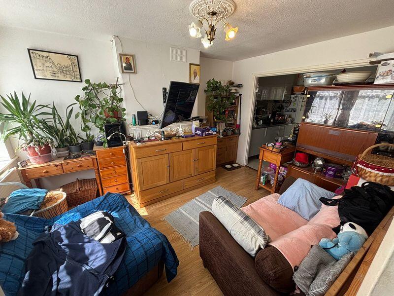 House in London - View 2