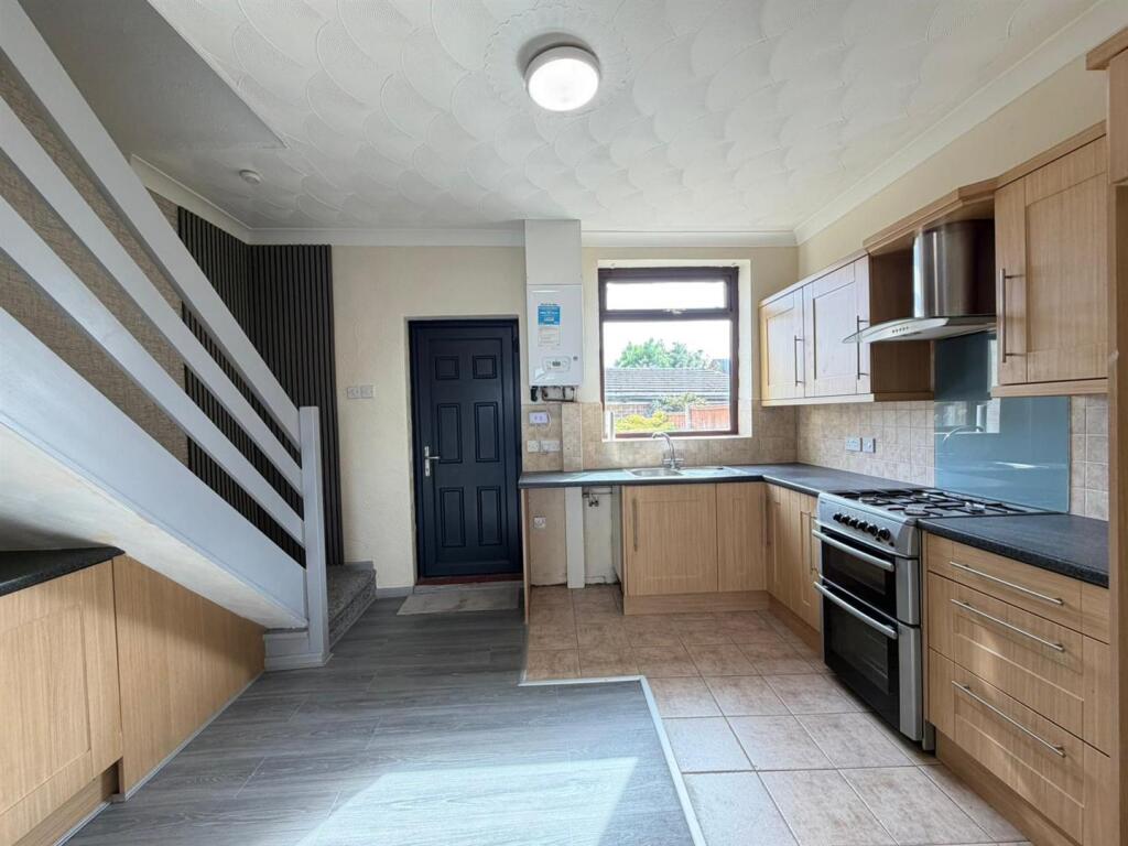 House in Oldham, Austerlands, Spring Hill - View 3