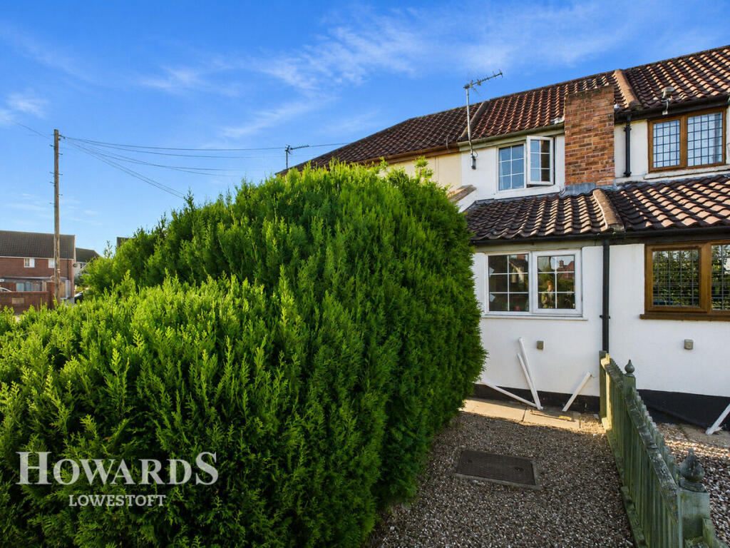 Main image of property: Beccles Road, Lowestoft