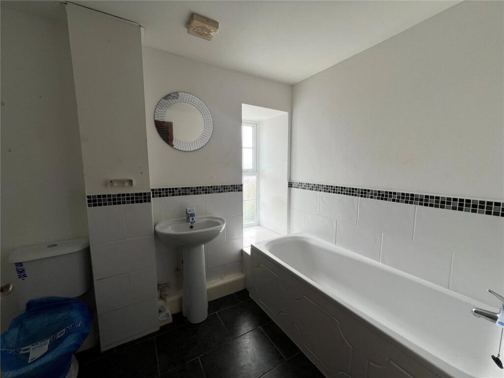 Apartment in Swansea - View 5