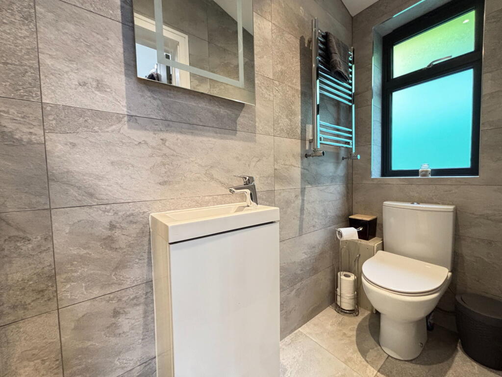 House in Dacorum, Hertfordshire - More