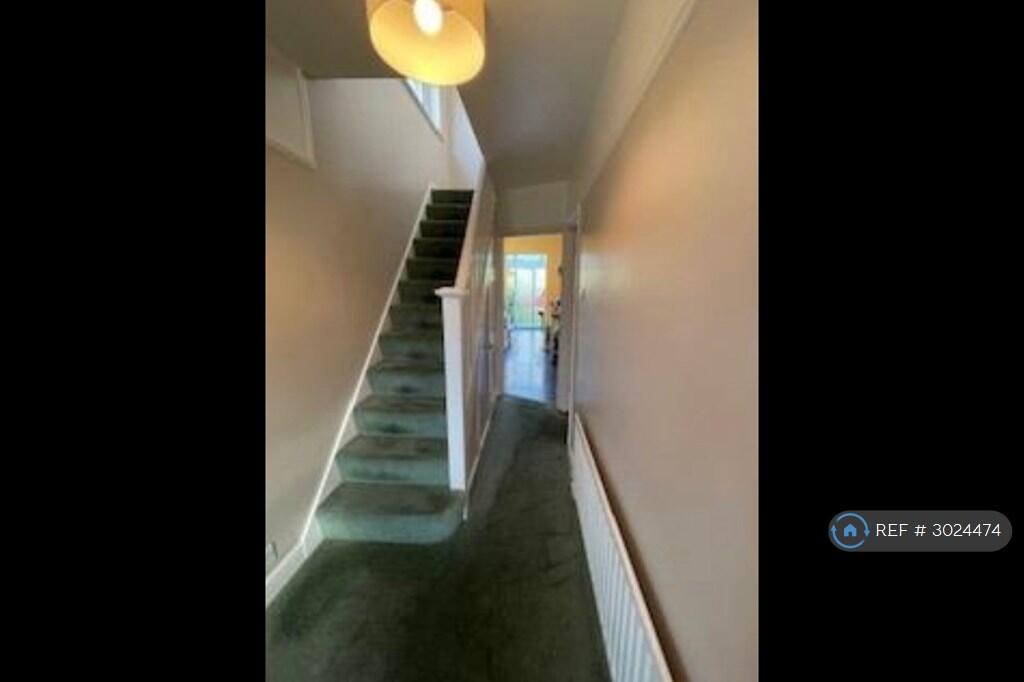 House in London, Benhilton - View 3