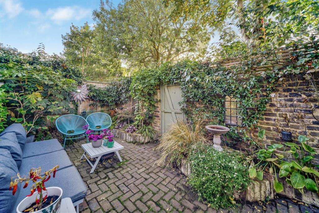 Apartment in London - View 5