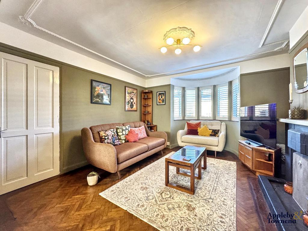 Carisbrook Crescent, Trowbridge, Wiltshire, BA14 7PA photo 3