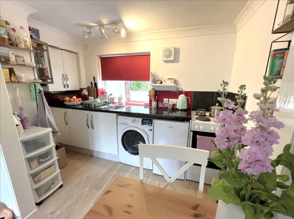 Apartment in Horsham, West Sussex - View 3