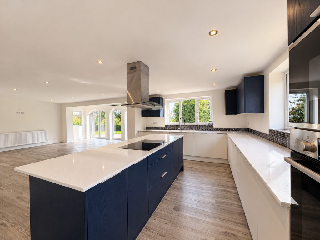 House in Worcester - View 5