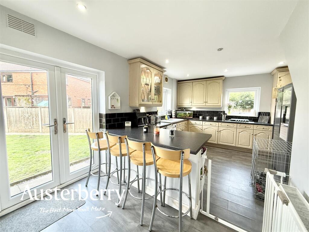House in Stoke-on-Trent - View 3