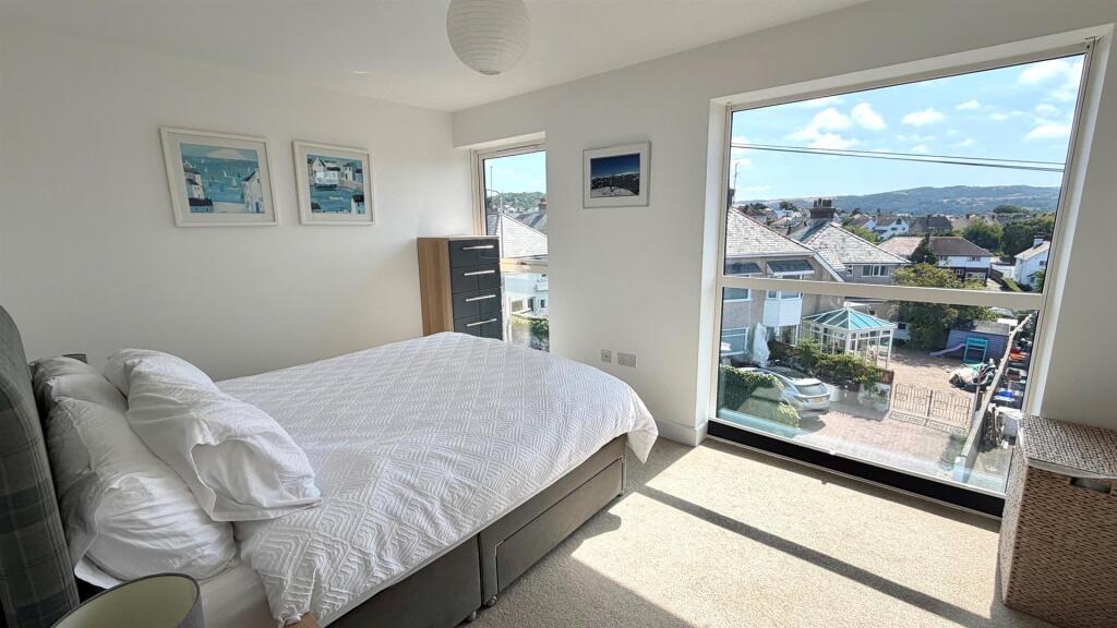 Bayview Apartments, Pentywyn Road, Deganwy photo 4