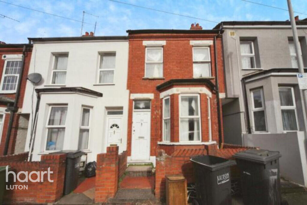 3-bed terraced on Saxon Road, Luton, £330,000