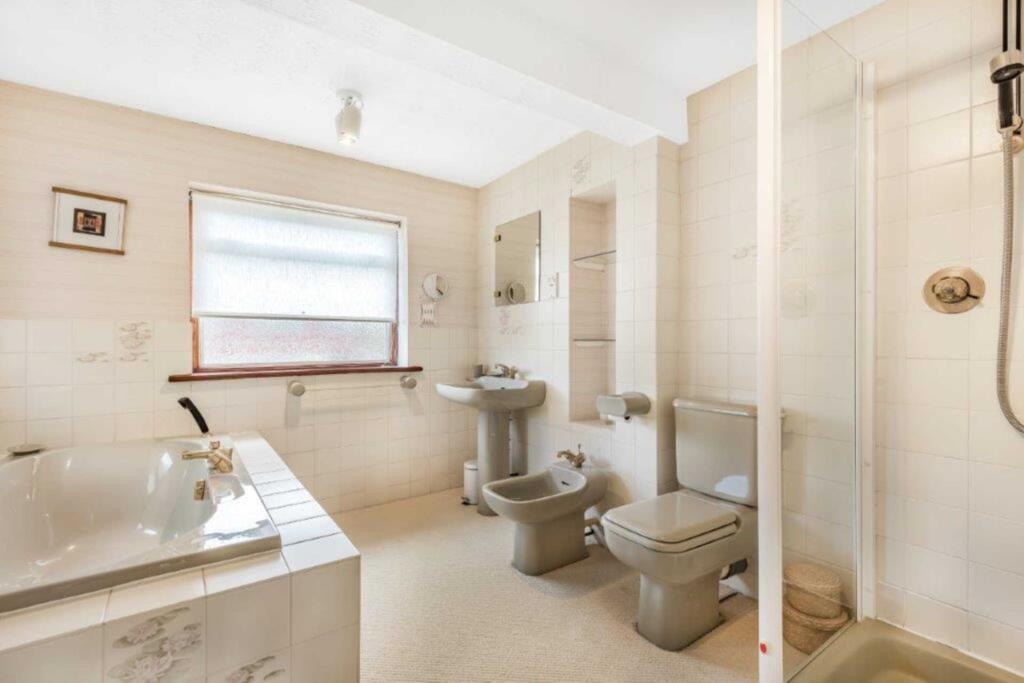 3 bedroom semi-detached house for sale in Starling Way, Brickhill, MK41 - More
