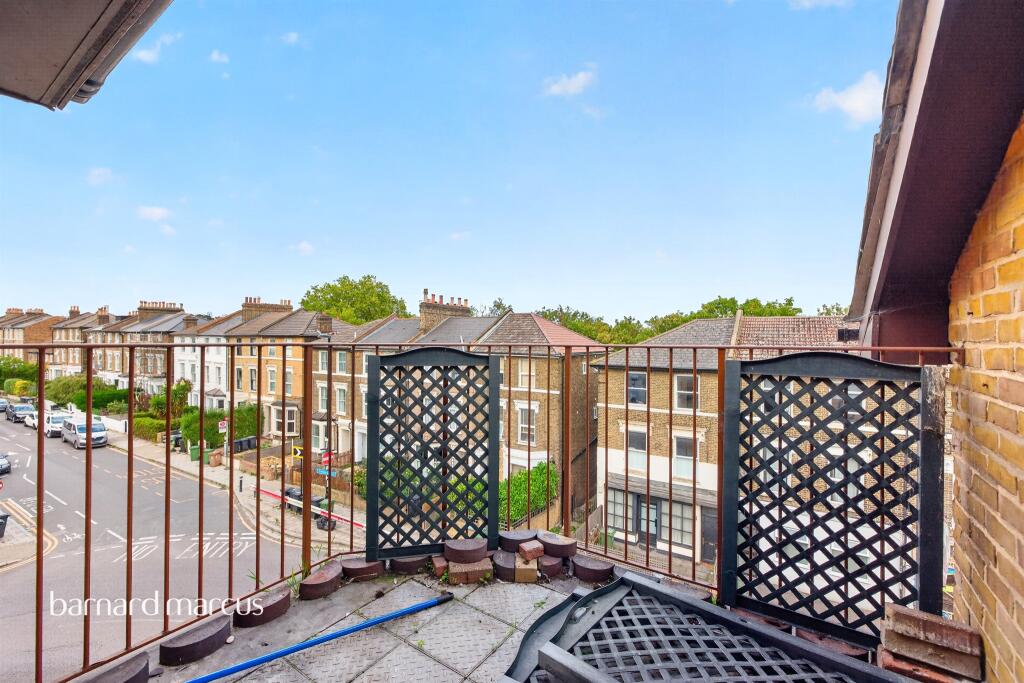 Apartment in London - View 5