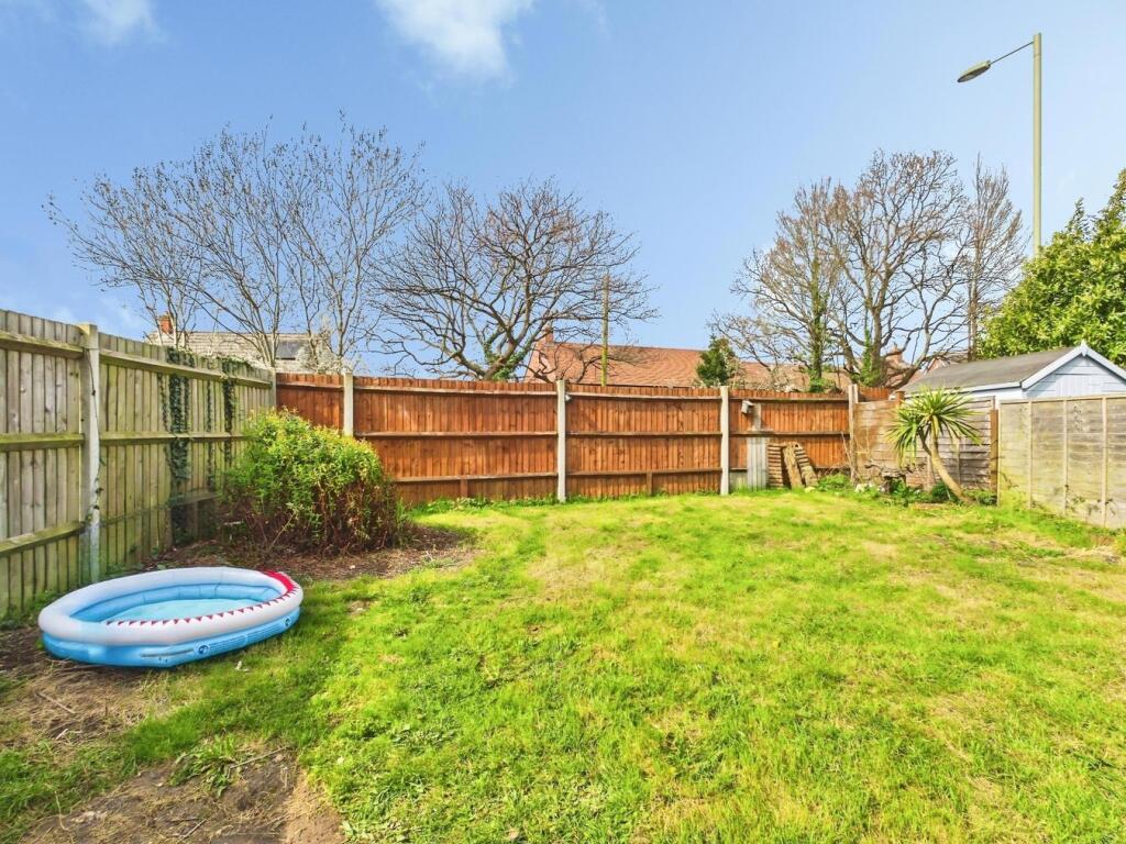 House in Eastleigh, Old Netley, Bursledon - More
