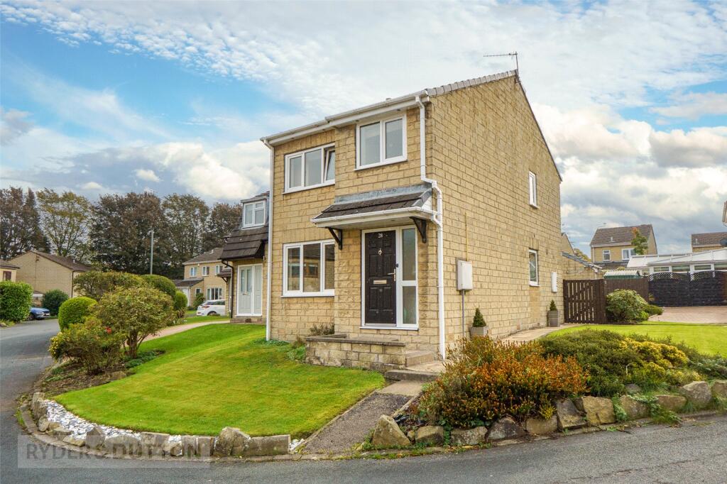 3-bed detached on Sycamore Rise, Holmfirth, West Yorkshire, HD9, £300,000