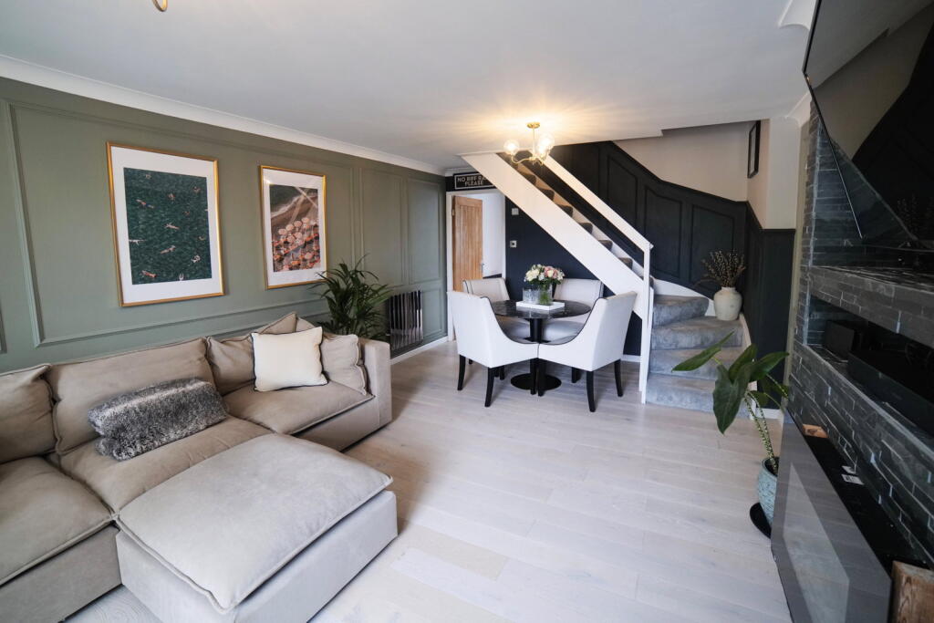 House in East Hampshire, Alton - View 3