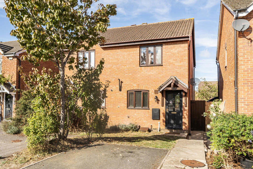 Main image of property: Pochard Place, Oxford