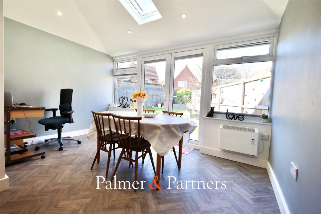 Glover Close, Clacton-on-Sea, Essex, CO16 photo 3