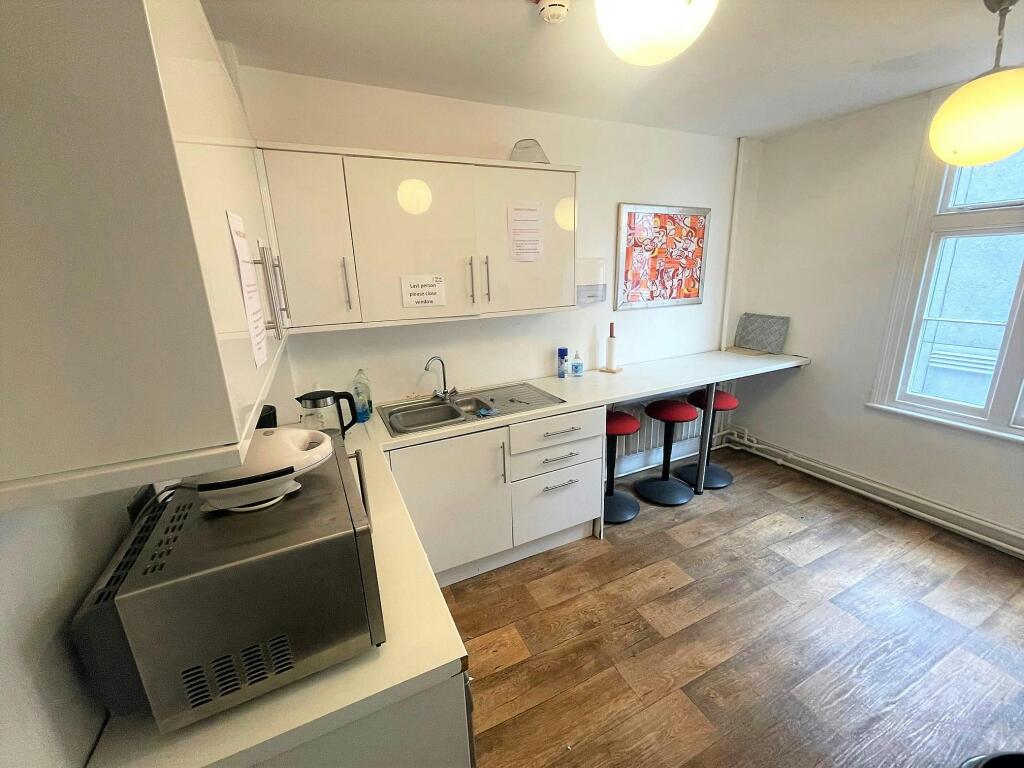 Kitchen img.jpg
