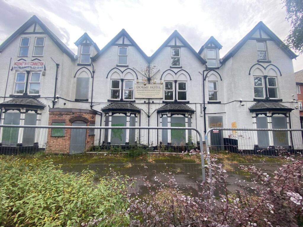 Hagley Road, Birmingham, B17 - More