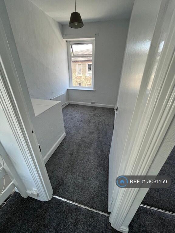 House in Huddersfield - View 5