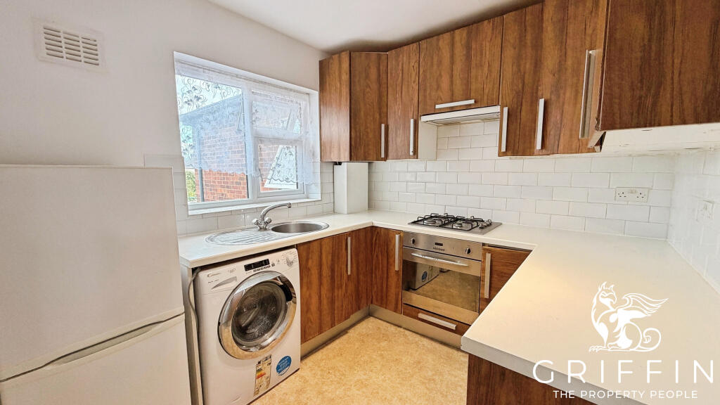 Apartment in Romford - View 2