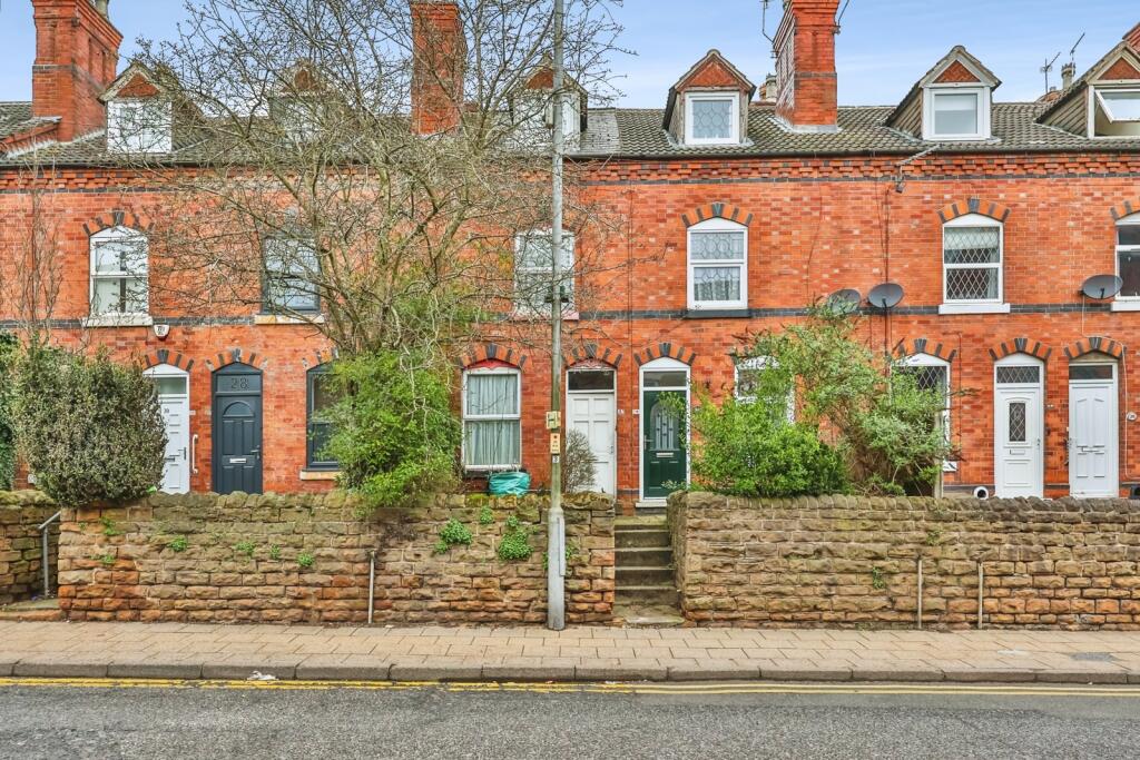 Main image of property: Watnall Road, Hucknall, Nottingham, Nottinghamshire, NG15