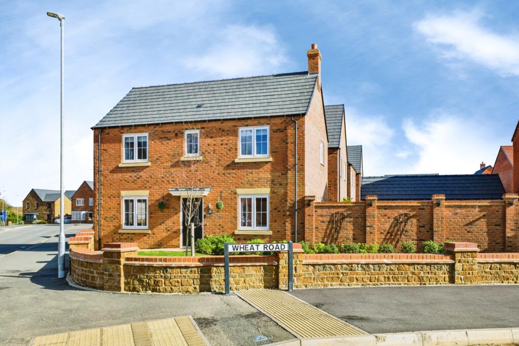 3-bed detached on Marram Crescent, Harpole, Northampton, Northamptonshire, NN7, £375,000