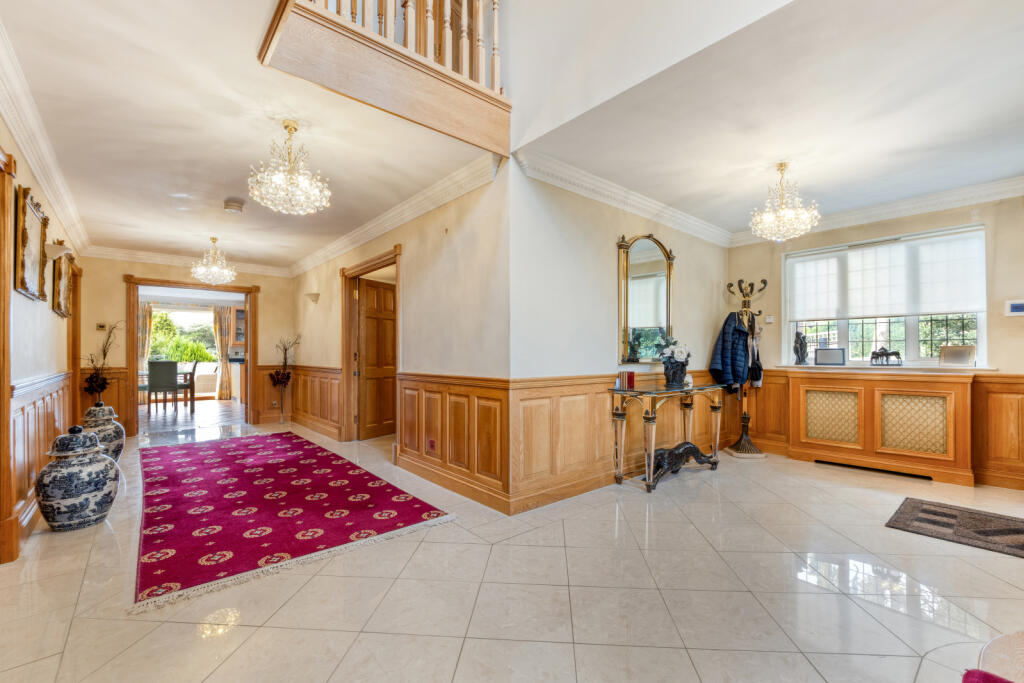 House in Sutton - View 5