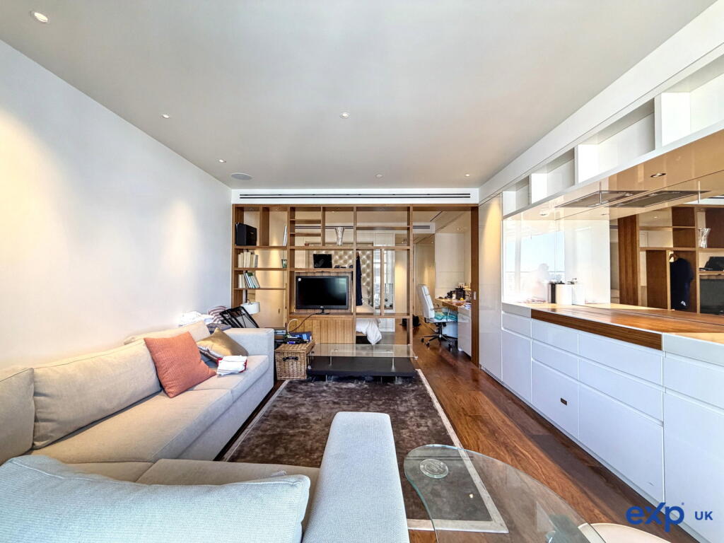 Apartment in London - View 5
