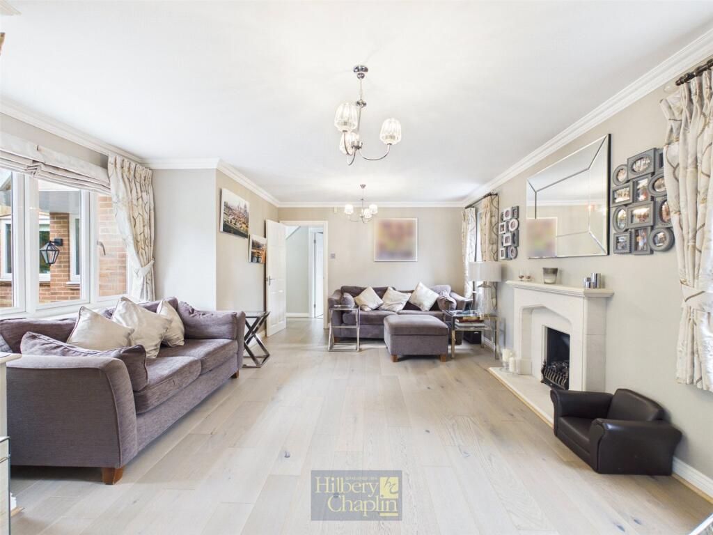 Roman Close, Mountnessing, Brentwood, Essex, CM15 photo 3