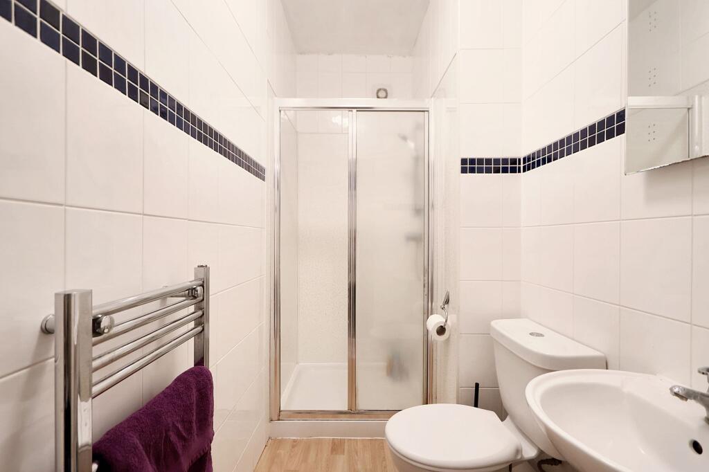 5 bedroom terraced house for rent