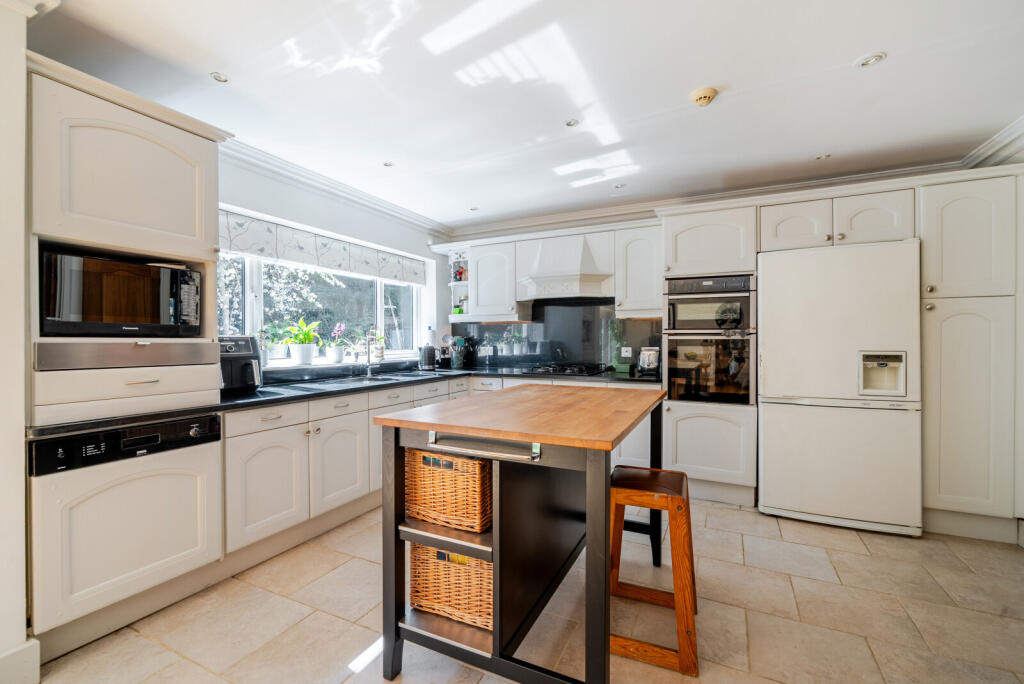 Lebanon Drive, Cobham, KT11 – pohled 5
