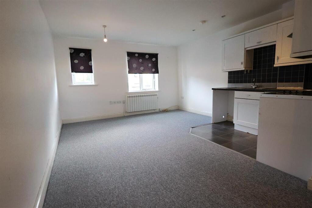 Apartment in Rochester - View 2