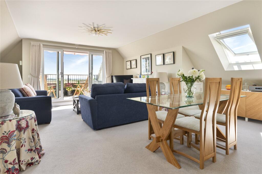 Bishop Drive, Burford, Oxfordshire, OX18 photo 4