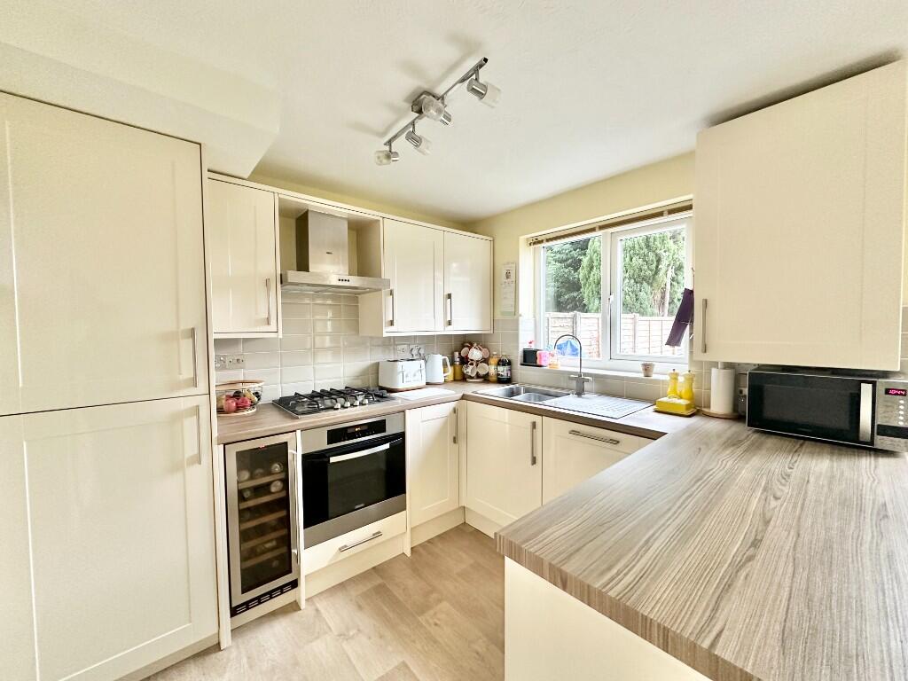 Simons Close, Sale, Greater Manchester, M33 photo 2