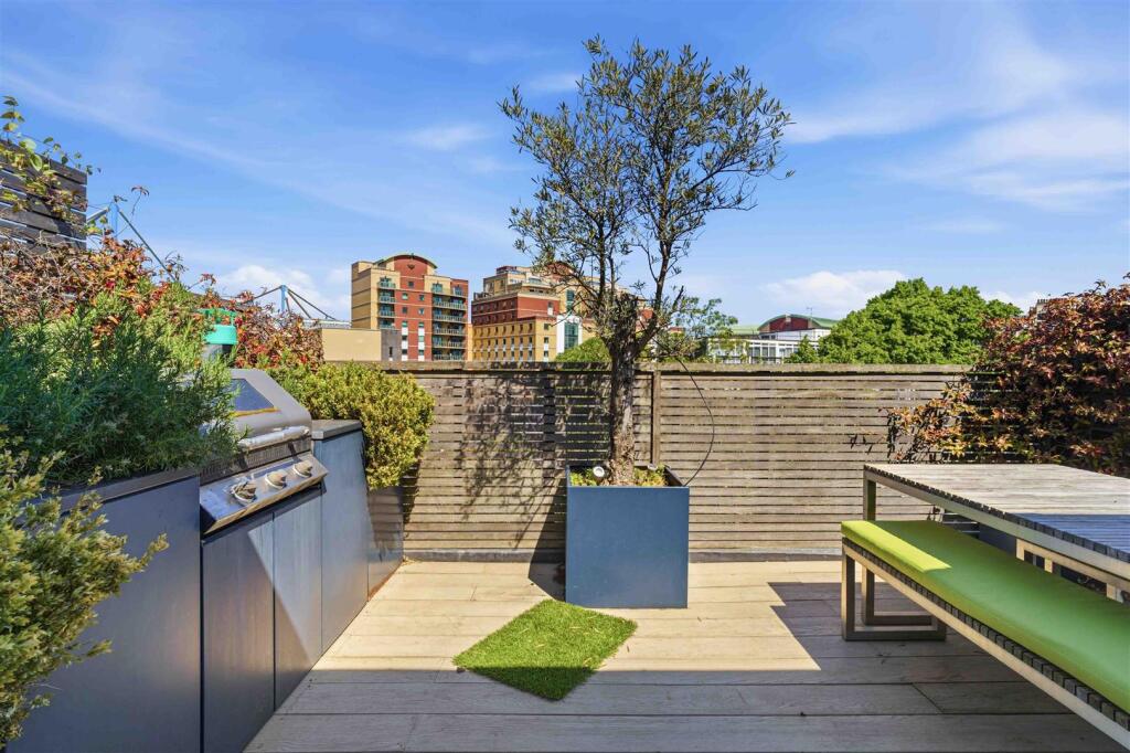 House in London, Wandon Estate, Fulham - View 3