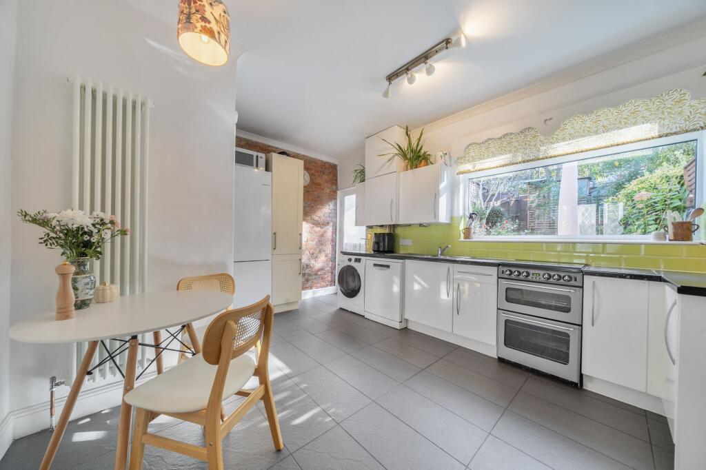 Edward Road, Coulsdon, CR5 photo 3