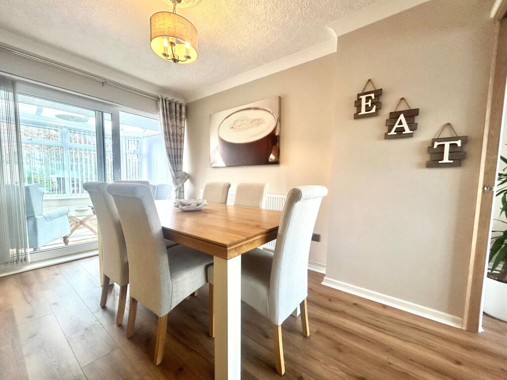 Sunningdale Drive, Tividale photo 5