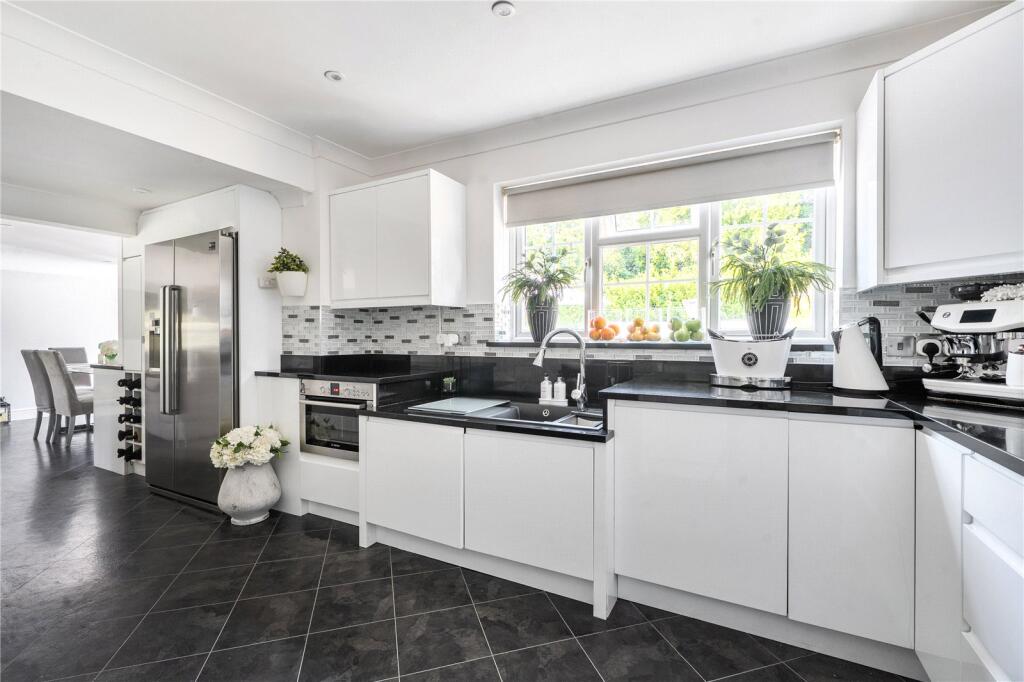 Church Place, Pulborough, West Sussex, RH20 photo 4