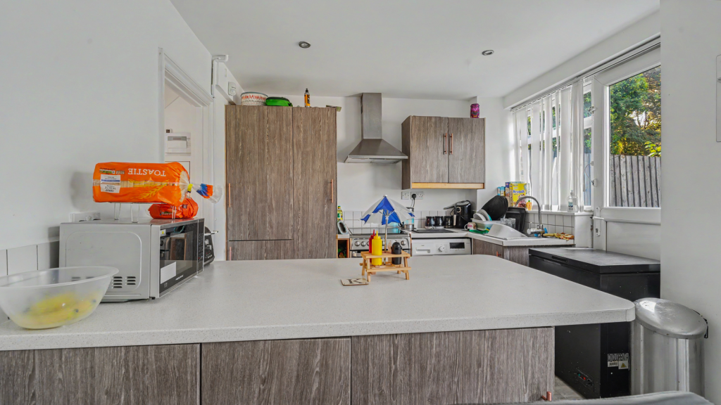 House in Solihull, Shirley - View 4