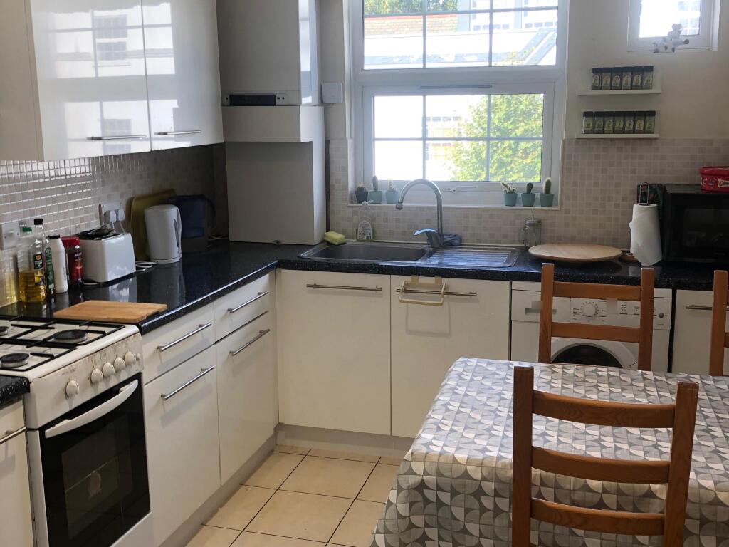 Main image of property: High Road, London, N12